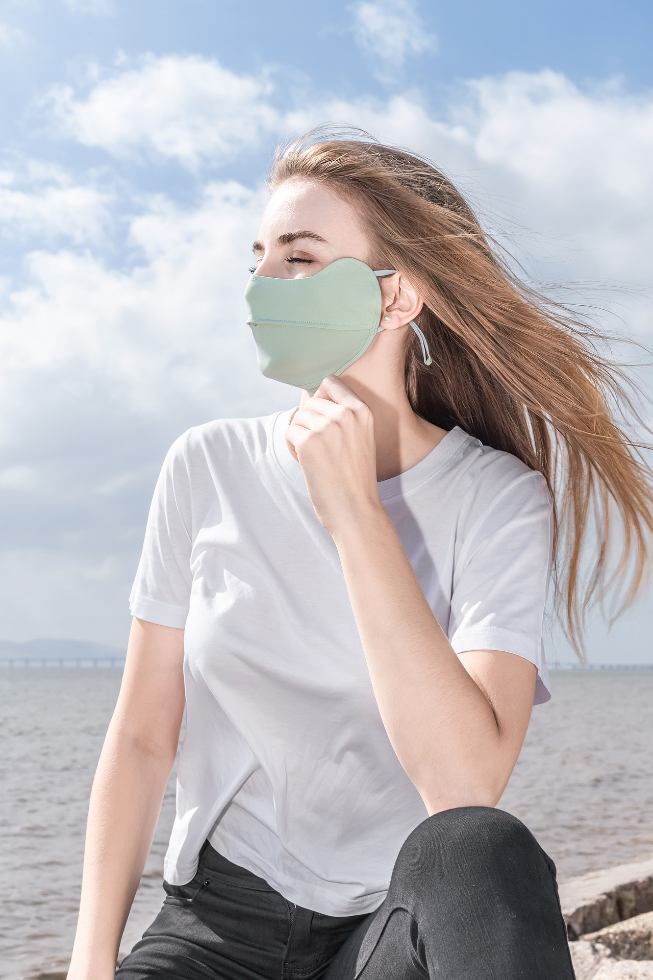 防晒口罩模特图