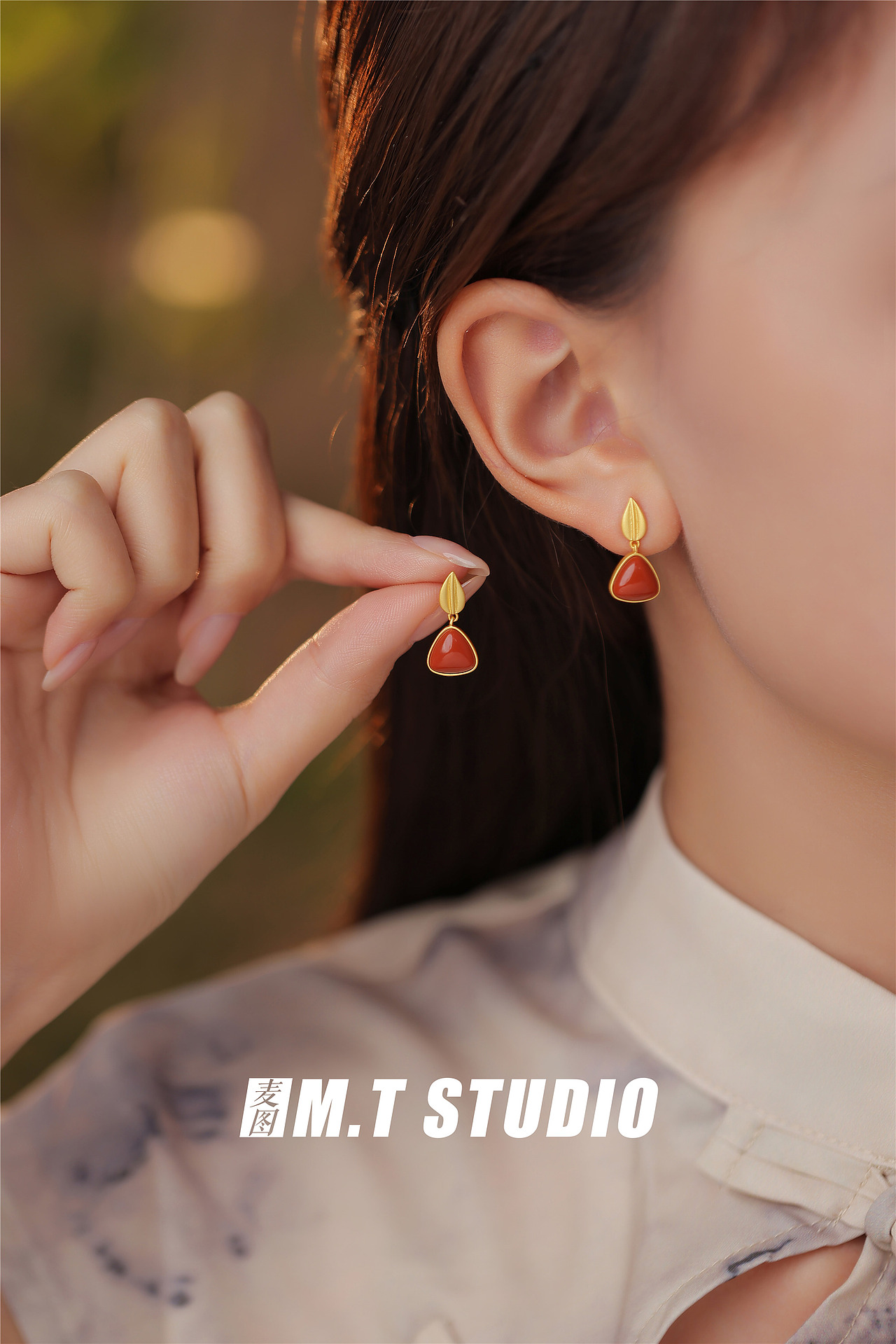 产品摄影 古风饰品无头风模特拍摄 小众饰品耳饰拍照（图ZMzU3NjU5MTM2） - 产品摄影 - 站酷设计师义乌麦图摄影官网原创素材 - 站酷ZCOOL