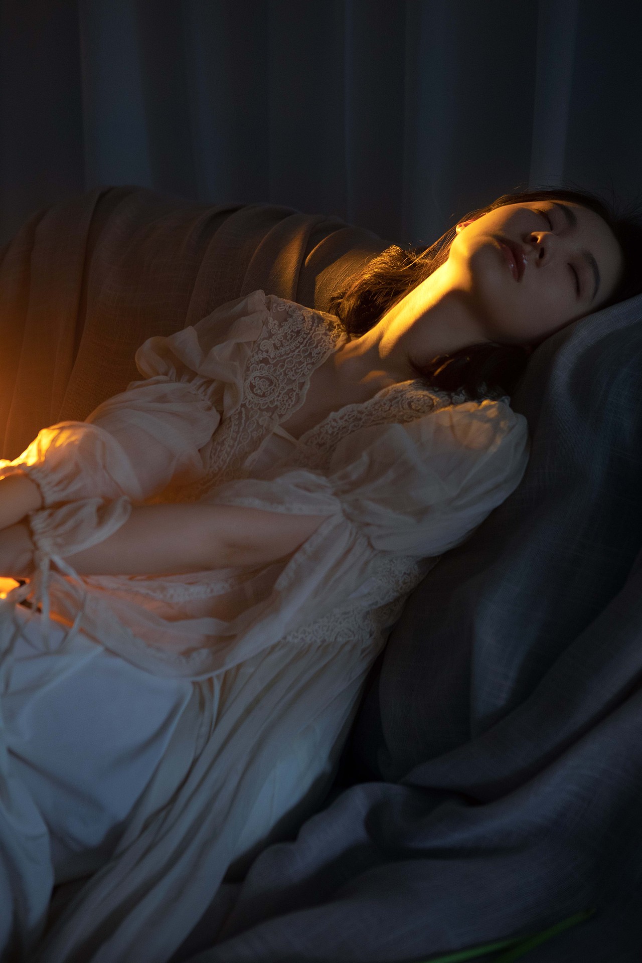静谧角落（图ZMzQzNzc3NjU2） - 人像摄影 - 站酷设计师张禧芮原创素材 - 站酷ZCOOL