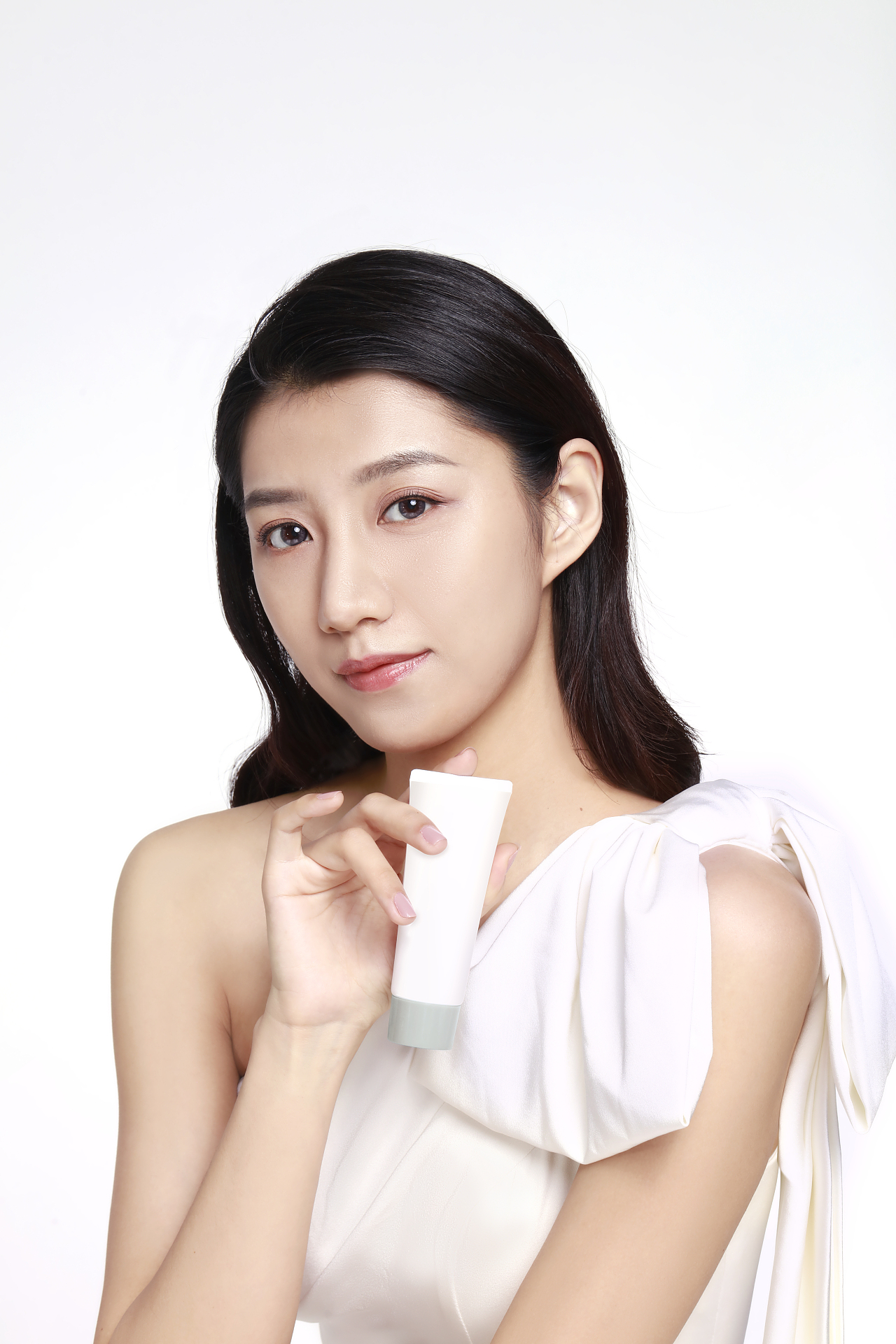 护肤美妆化妆品产品模特使用前后对比效果图白底图