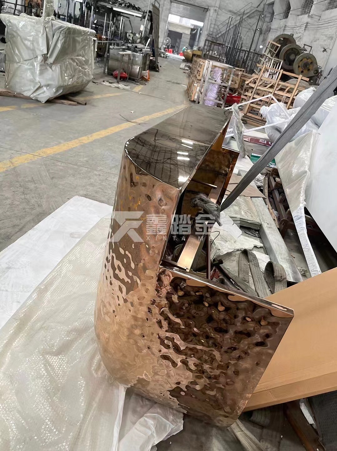 黄钛金不锈钢水波纹吧台、镜面水波纹不锈钢接待台