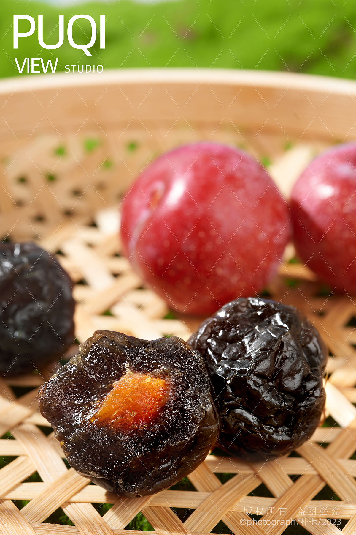 酸甜大烏梅??哈哈淘｜零食果干攝影（圖ZMzU0NTQxMTUy） - 美食攝影 - 站酷設計師樸七原創(chuàng)素材 - 站酷ZCOOL