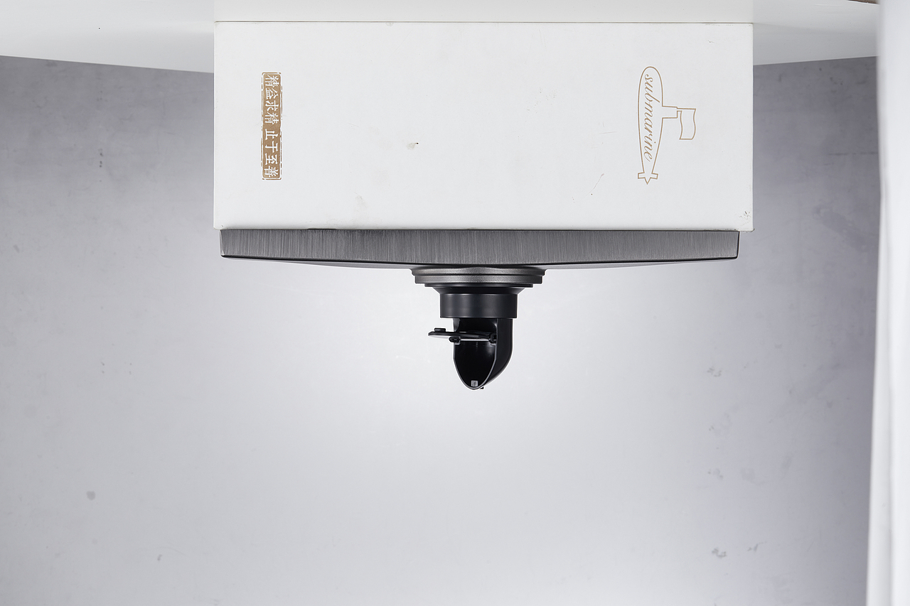 摄影作品 | 修图作品 枪灰色长条地漏拍摄修图