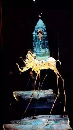 当“超现实主义”遇见珠宝设计（图ZMTQ3NzI4OTY=） - 资讯 - 站酷设计师张万福珠宝原创素材 - 站酷ZCOOL