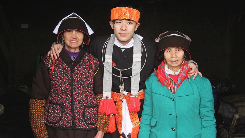 中国大学生计算机设计大赛全国决赛一等奖百越服志金秀瑶服