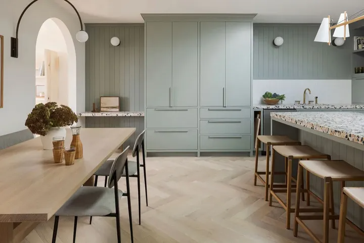 CMF设计|色彩解读：天空灰，带有一种宁静、深邃和广阔的感觉