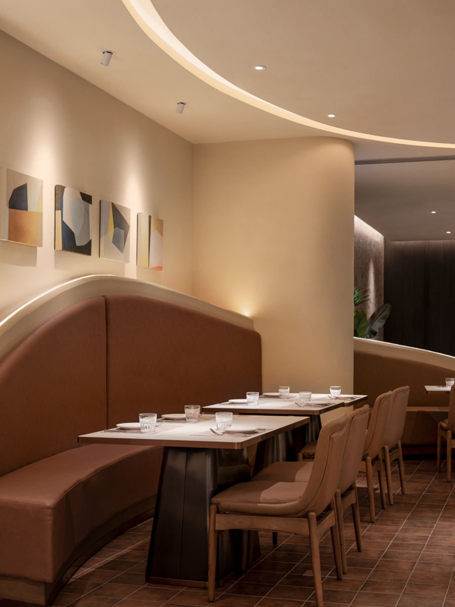 深圳西餐厅设计，310㎡无限循环的神秘洞穴主题空间