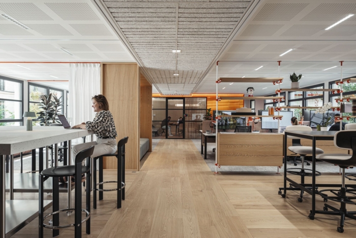 办公室室内装修：受益于充足的自然光线 邀请创造力和随意的互动（图ZMTQ3MjUyODQ=） - 资讯 - 站酷设计师凯悦办公装修原创素材 - 站酷ZCOOL