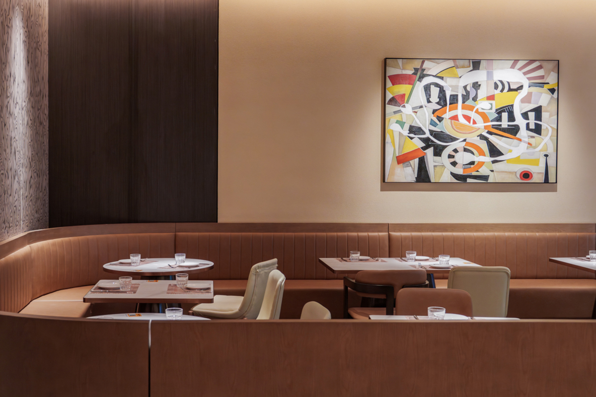 深圳西餐厅设计，310㎡无限循环的神秘洞穴主题空间