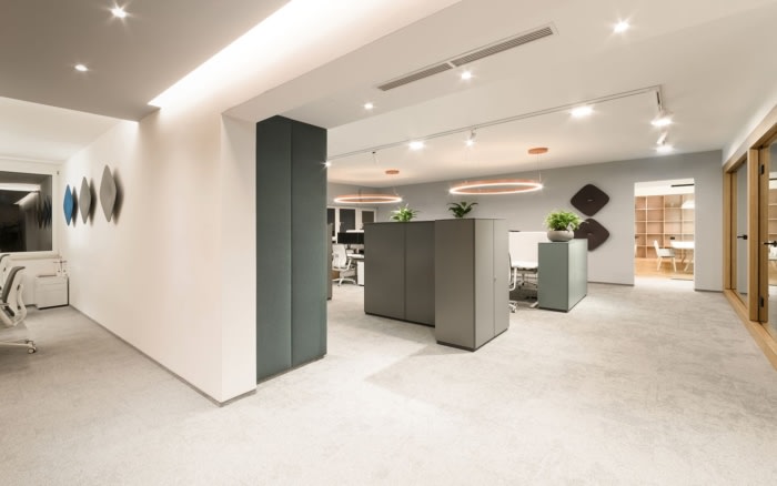 时尚办公空间设计：优质材料、令人兴奋的表面和色彩精心协调（图ZMTQ3NzA0MzI=） - 资讯 - 站酷设计师凯悦办公装修原创素材 - 站酷ZCOOL