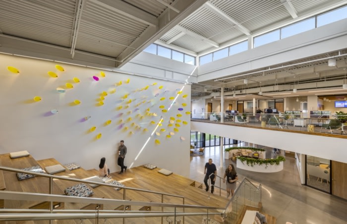 办公楼设计装修:空间以各种方式鼓励喘息、充电和联系