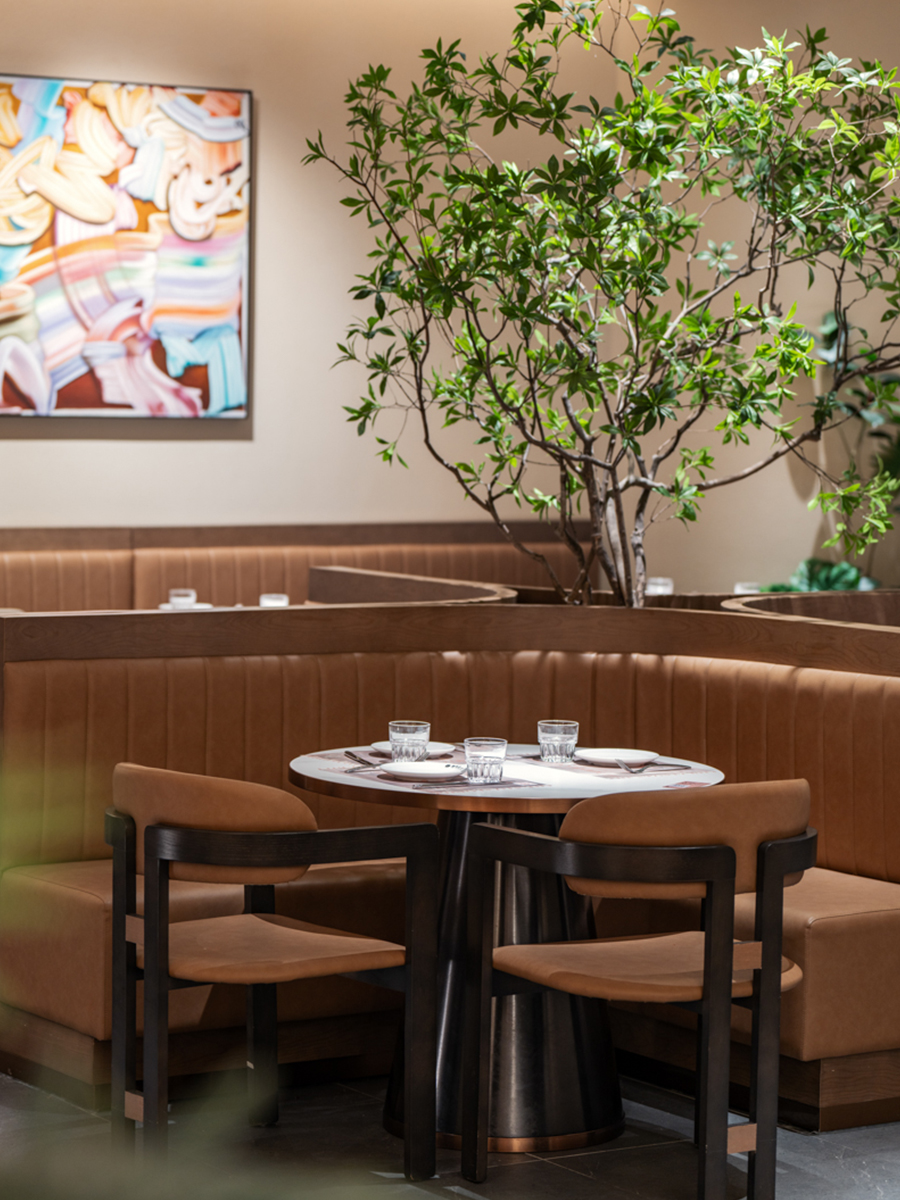 深圳西餐厅设计，310㎡无限循环的神秘洞穴主题空间