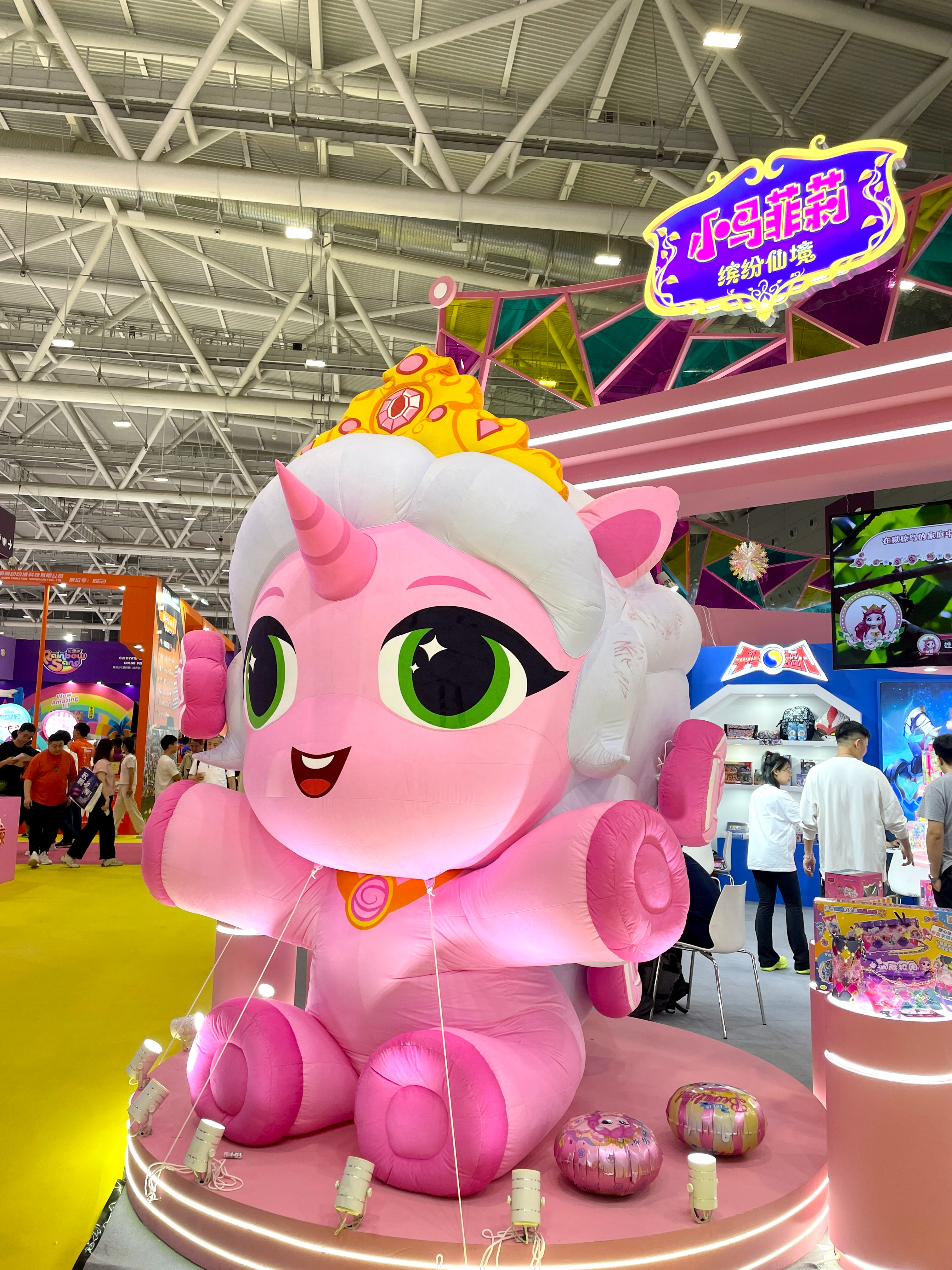 嗨翻天！2024深圳国际授权展盛大开幕！500+IP狂欢来袭！（图ZMTQ3Mzk4MDA=） - 资讯 - 站酷设计师原仓数据原创素材 - 站酷ZCOOL