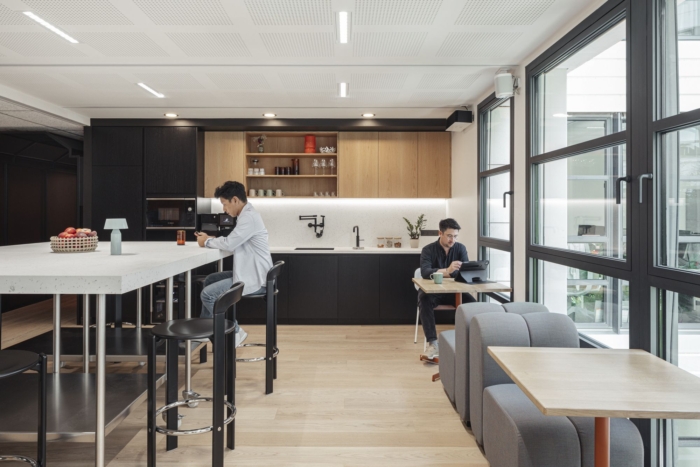 办公室室内装修：受益于充足的自然光线 邀请创造力和随意的互动（图ZMTQ3MjUyNzY=） - 资讯 - 站酷设计师凯悦办公装修原创素材 - 站酷ZCOOL