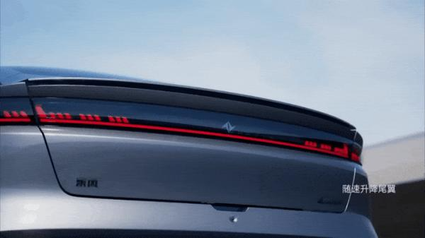 观2024北京车展智能化设计趋势：智慧车灯|半透显示车窗等