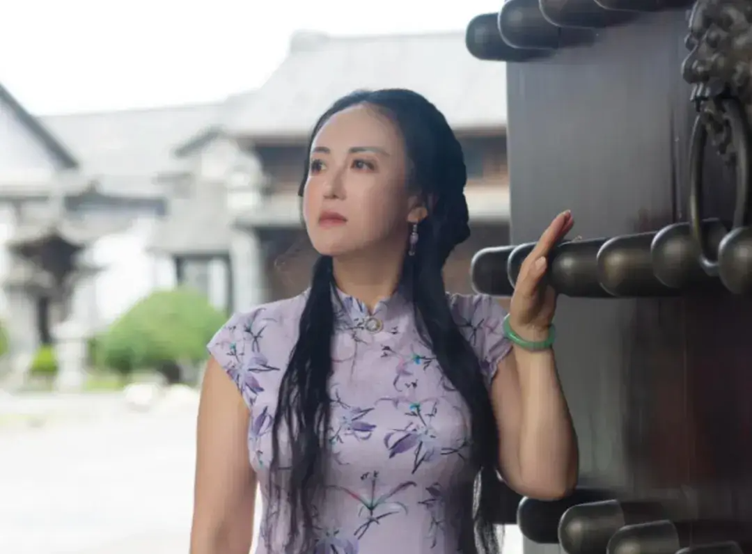 如何练成灵气逼人的东方美人？这几身中式穿搭你必须要收藏！（图ZMTQ3NjM3NDg=） - 资讯 - 站酷设计师张万福珠宝原创素材 - 站酷ZCOOL