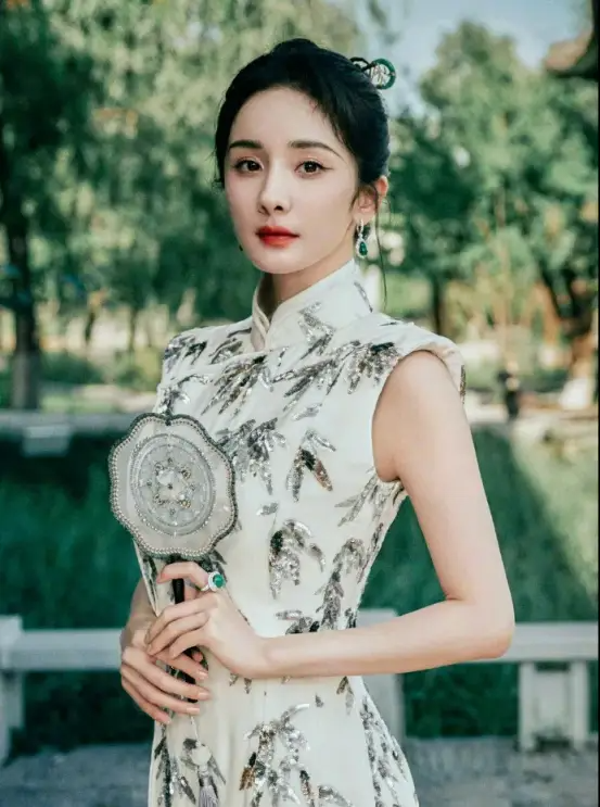 如何练成灵气逼人的东方美人？这几身中式穿搭你必须要收藏！（图ZMTQ3NjM3MjQ=） - 资讯 - 站酷设计师张万福珠宝原创素材 - 站酷ZCOOL