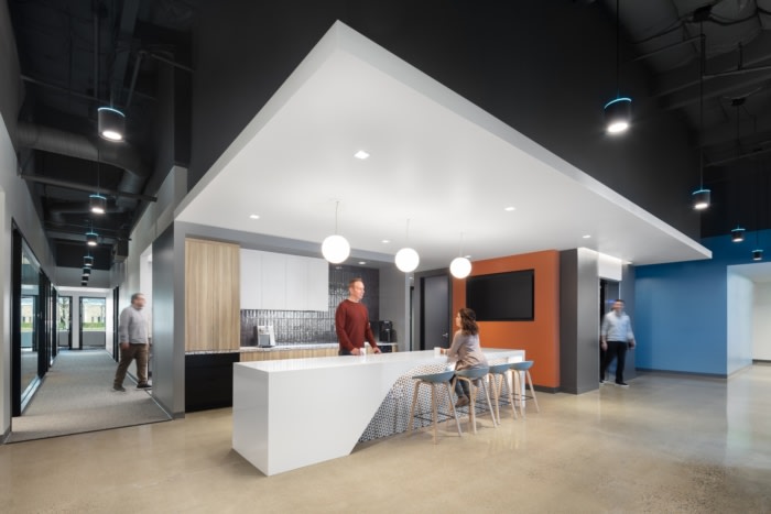 办公室装修设计：旨在实现现代工业氛围，巧妙地向工程专业致敬（图ZMTQ3ODE4ODg=） - 资讯 - 站酷设计师凯悦办公装修原创素材 - 站酷ZCOOL