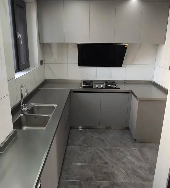 厨房不锈钢实心台面安装效果