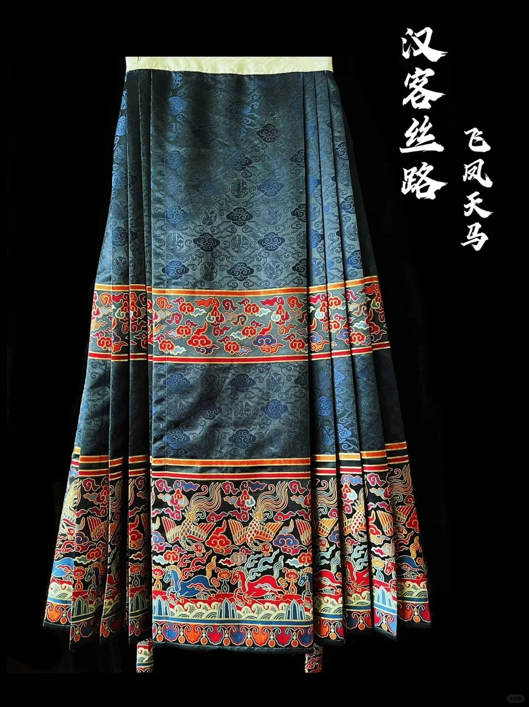 行业洞察 | 中式美学 国潮涌动，传统IP跨界联名的现代蜕变