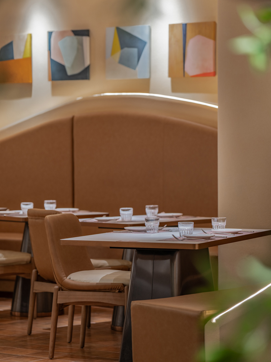 深圳西餐厅设计，310㎡无限循环的神秘洞穴主题空间