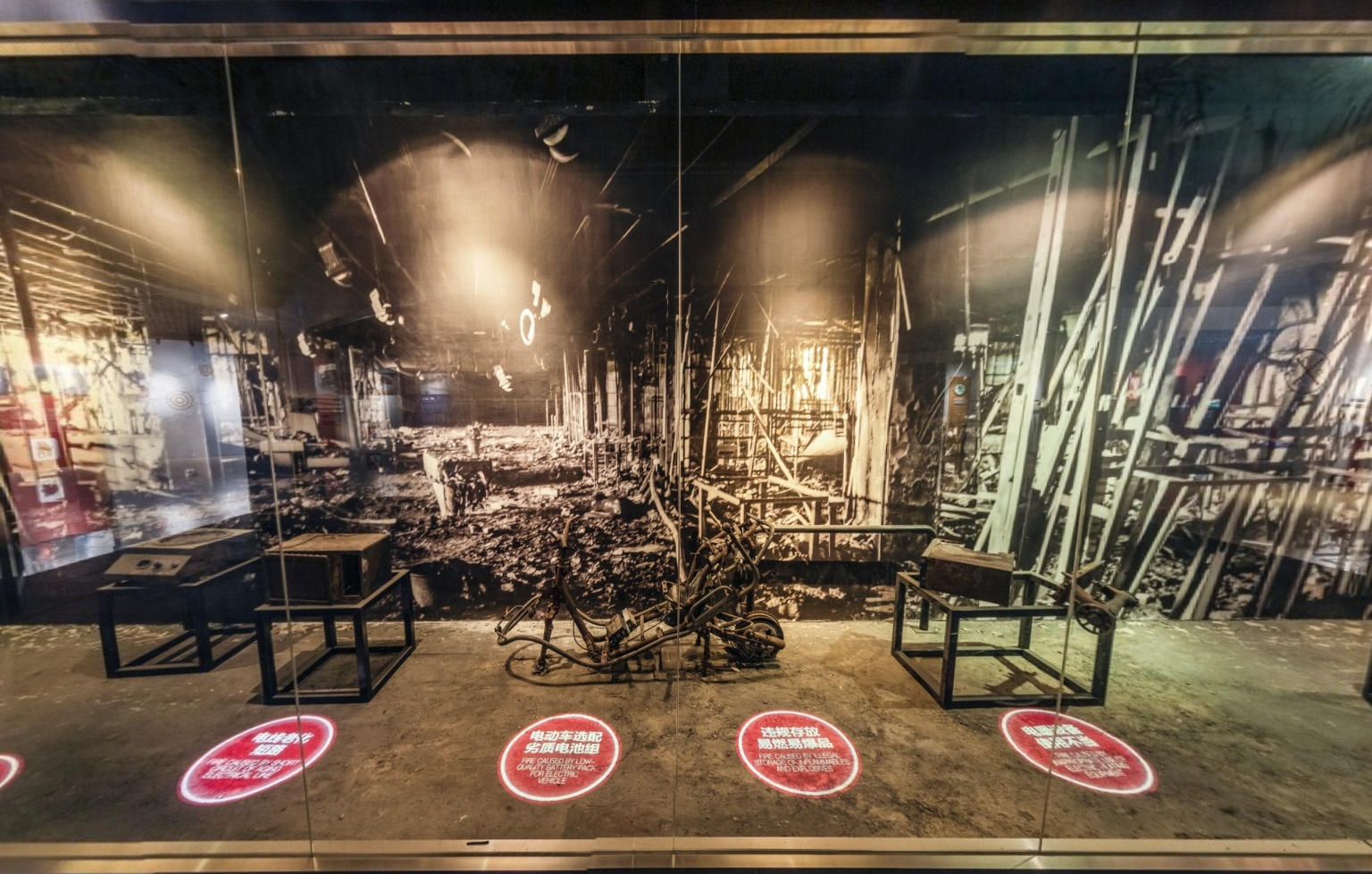 《应急安全宣教中心》场馆运用第一篇（图ZMTQ3ODE4NTY=） - 观点 - 站酷设计师章小鱼厶原创素材 - 站酷ZCOOL