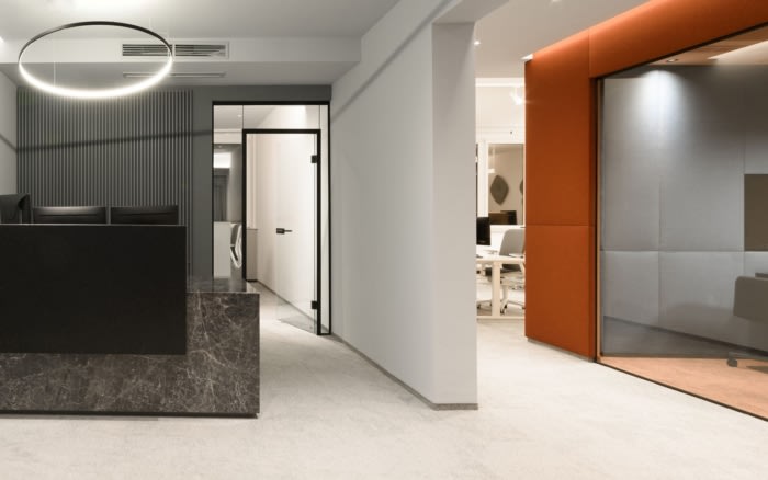 时尚办公空间设计：优质材料、令人兴奋的表面和色彩精心协调（图ZMTQ3NzA0NDg=） - 资讯 - 站酷设计师凯悦办公装修原创素材 - 站酷ZCOOL