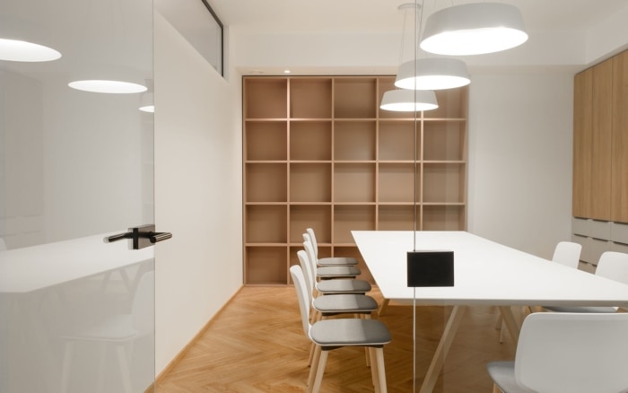 时尚办公空间设计：优质材料、令人兴奋的表面和色彩精心协调（图ZMTQ3NzA0NDA=） - 资讯 - 站酷设计师凯悦办公装修原创素材 - 站酷ZCOOL