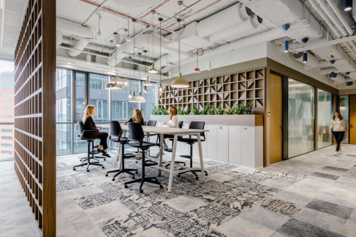 公司办公室装修方案：专注于受大自然启发的色彩和材料