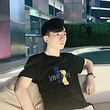 踩线一套的头像