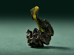 清香型铁观音。打开后,兰花香扑鼻而来。