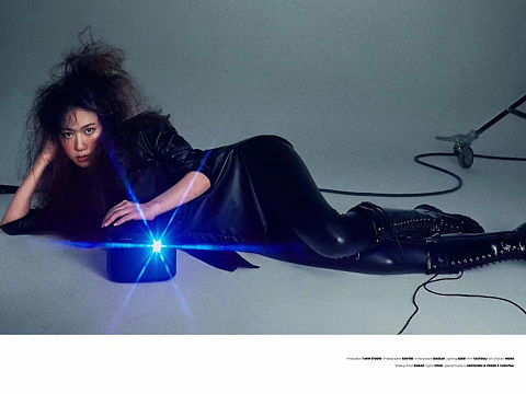 黑白相间与放空｜苏耳朵搭配