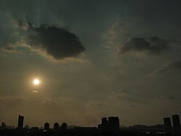 这个天空有点深沉