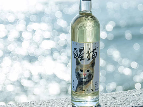 酒瓶自然光拍摄