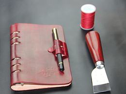 红色玫瑰擦色皮具