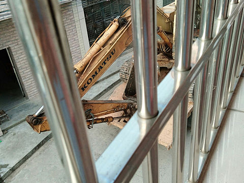 小孩子的最爱挖掘机