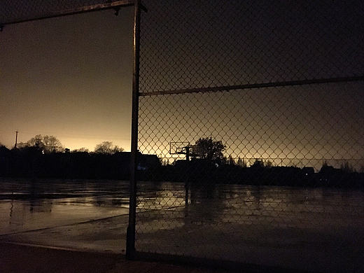 摄影 生活 朋友 雨中的操场
