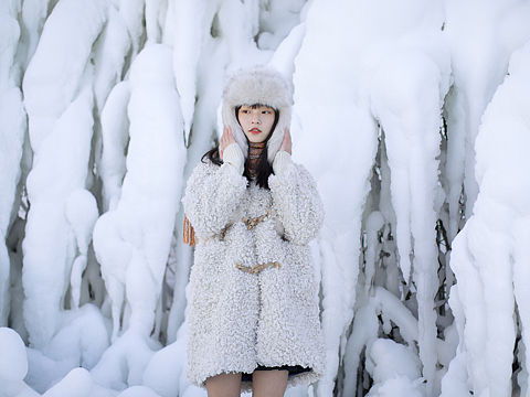 洲洲的雪地故事