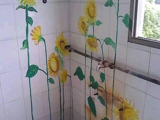 墙中的向日葵