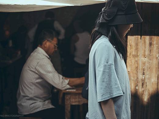 聚拢来是烟火，摊开来是人间