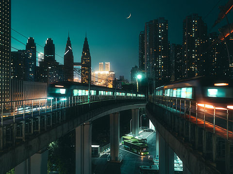 行千里，致广大