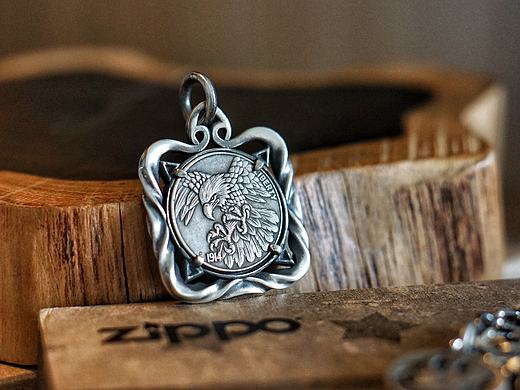 【雄鹰币雕包镶吊坠】 