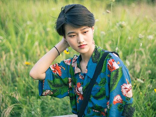 短发少女的故事