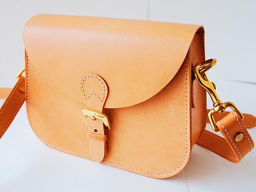 5000TIMES'手工皮具植糅牛皮单肩马鞍包-原色（个人主页-ZMTY4NDI4NjA=） - 工艺品设计 - 站酷设计师blount原创素材 - 站酷ZCOOL