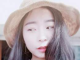 愛(ài)拍照的同學(xué)
