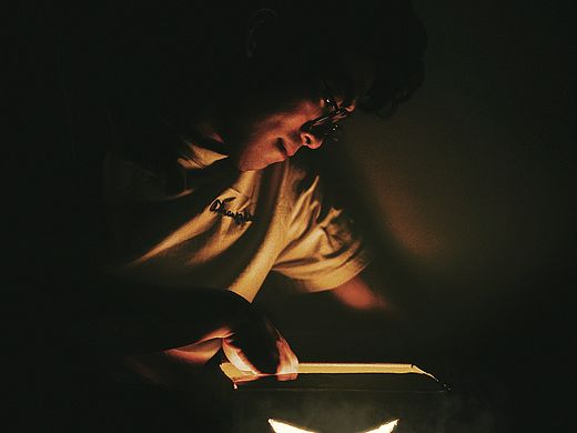 看看里面都装了些什么捣蛋鬼