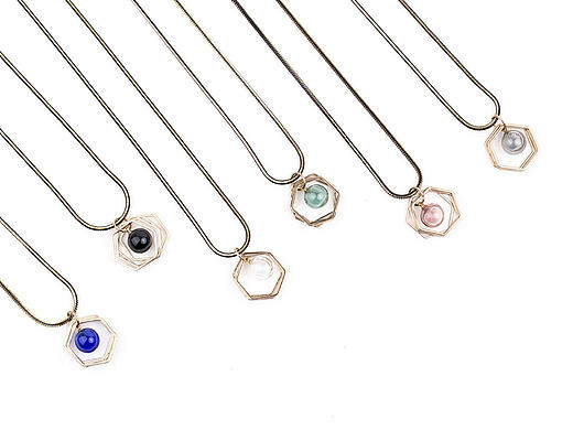 麟囊满目的饰品