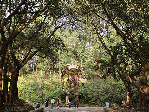 像天空之城守护巨人