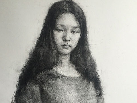 画犹在镜中模特