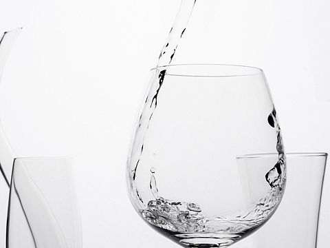 水